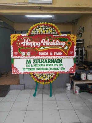 Papan Bunga di Lembah Dolopo