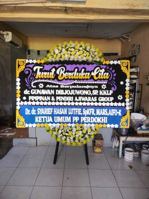 Papan Bunga di Lembah Dolopo